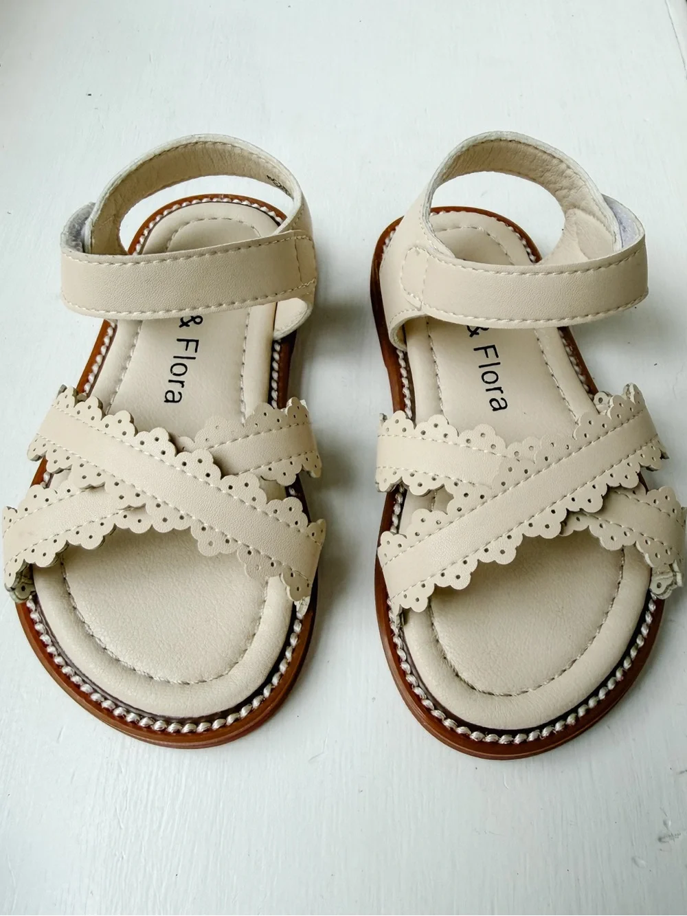 Felix and Flora Toddler Cream Scalloped Strap Sandals (Size 6)